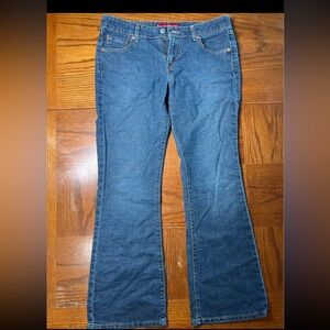 SUPERLOW BOOTCUT
WOMEN'S
JEANS size: 11 JR S
